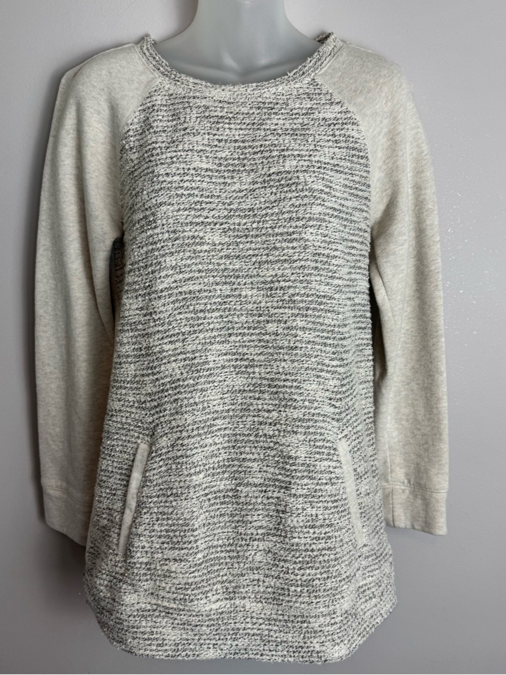 Lou And Grey Heather Grey Metallic Tweed Pullover Sweatshirt With Pocket Size S